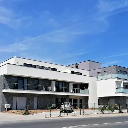 Апартаменты Balatoni Nyar Apartman